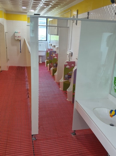 의왕큐비클, 의왕화장실칸막이, "포일사과나무 유치원 현장" 가림막 설치