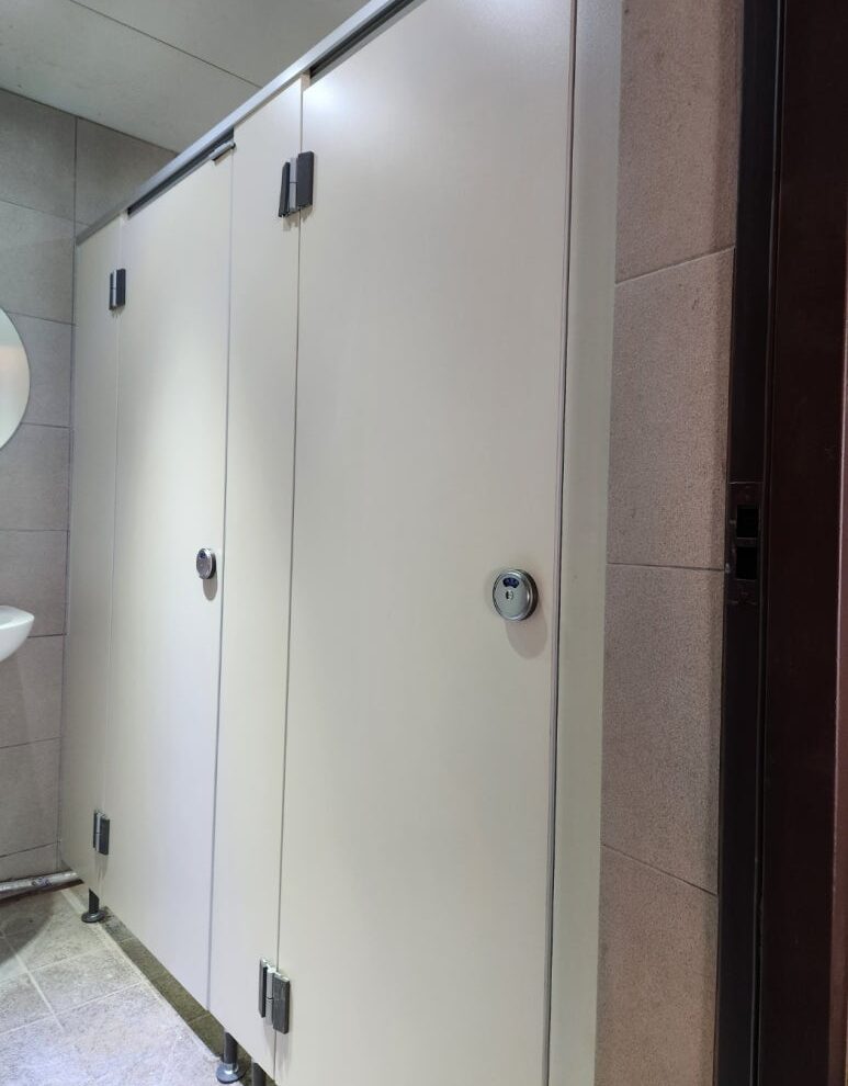 수원 인계동 "하이바" 리모델링 큐비클 시공